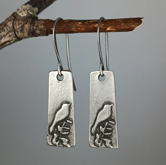 HAND CRAFTED EARRINGS Silver Rustic Bird Dangle Drop - Picture 1 of 5